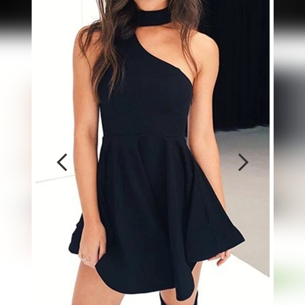 L'Atiste | Black Circle Skirt Halter Neck Asymmetrical Dress Size Small